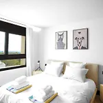 Marbella Lakes - 3 Bedroom Apartment
