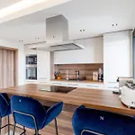 Marbella Lakes - 3 Bedroom Apartment