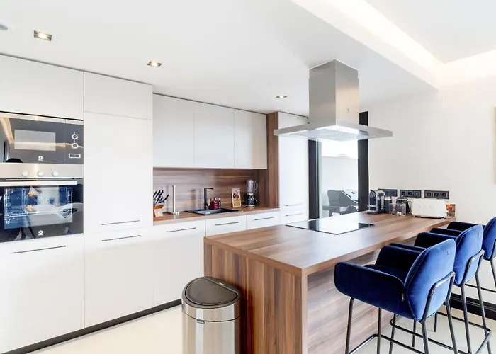 Marbella Lakes - 3 Bedroom Apartment