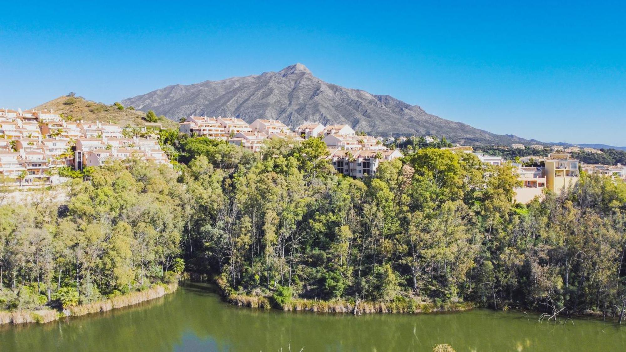 Lakes - 3 Bedroom Apartment Marbella