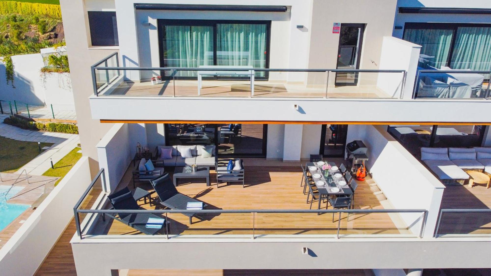 Lakes - 3 Bedroom Apartment Marbella